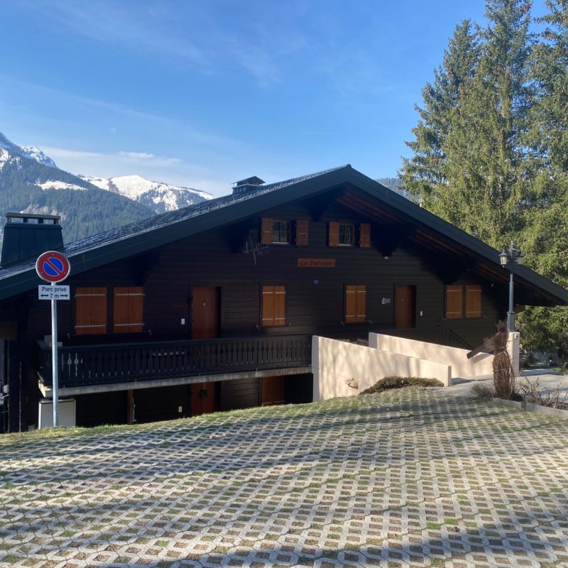 CONDOMINIUM LE PREVOLETBEAUTIFUL APARTMENT  TWO PRIVATE  OUTDOOR SPACES MAGNIFICENT  VIEW OF THE MASSIF DIABLERETS 