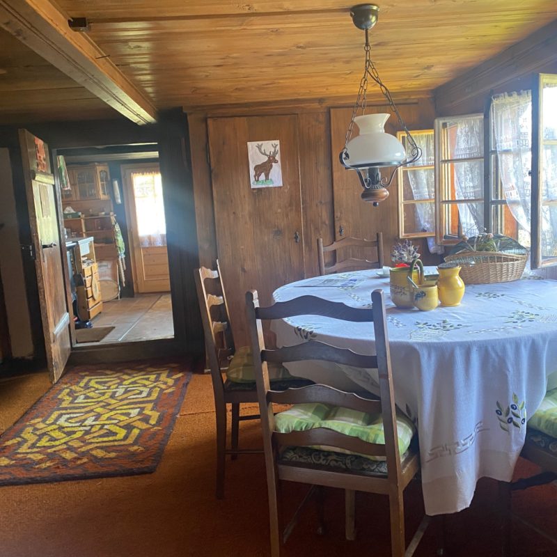 “PROPRIETE LES TEYS”POUR AMOUREUX DE LA NATURE TRES TRANQUILLE ET CALME MAGNIFIQUE VUE SUR TOUT LE MASSIF DES DIABLERETS 