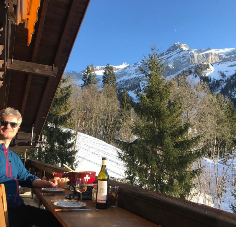 PPE KOLUMA MANSISUPERBE APPARTEMENT AVEC UN GARAGE MAGNIFIQUE VUE SUR LE MASSIF DES DIABLERETS
